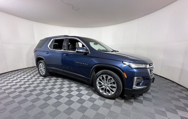 2023 Chevrolet Traverse LT Cloth in Northsky Blue Metallic — front three-quarter view