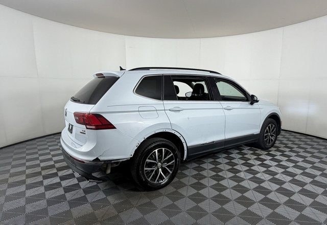 2018 Volkswagen Tiguan — interior view