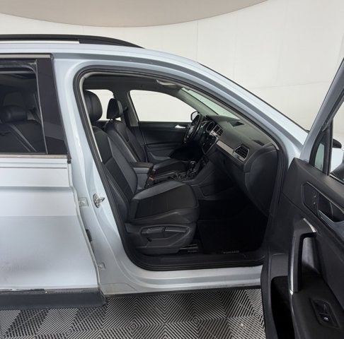 2018 Volkswagen Tiguan — detail view