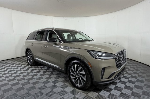 2025 Lincoln Aviator Premiere in Harbor Gray — front three-quarter view