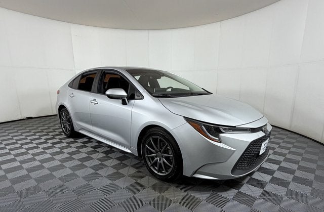 2020 Toyota Corolla LE in Classic Silver Metallic — front three-quarter view